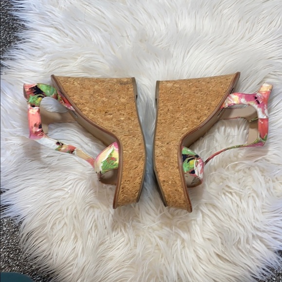 Steve Madden floral print wedges - Picture 3 of 8